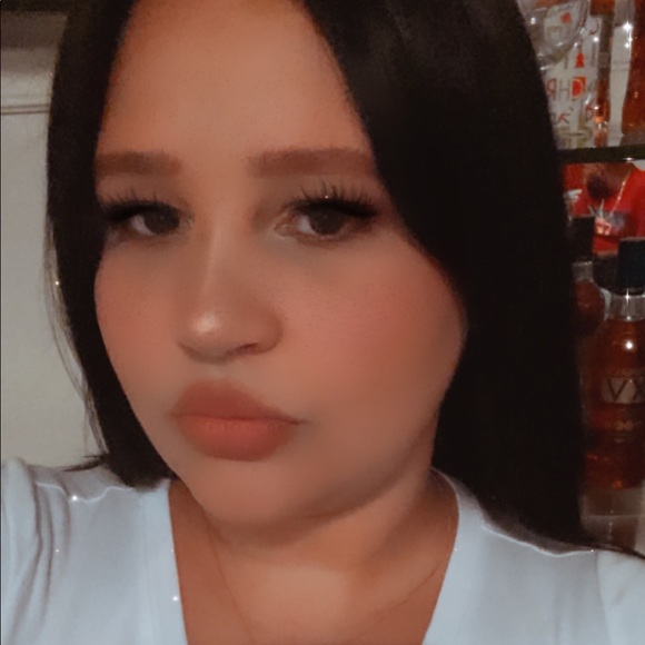 Meet your Posher, Christine - Picture 1 of 1